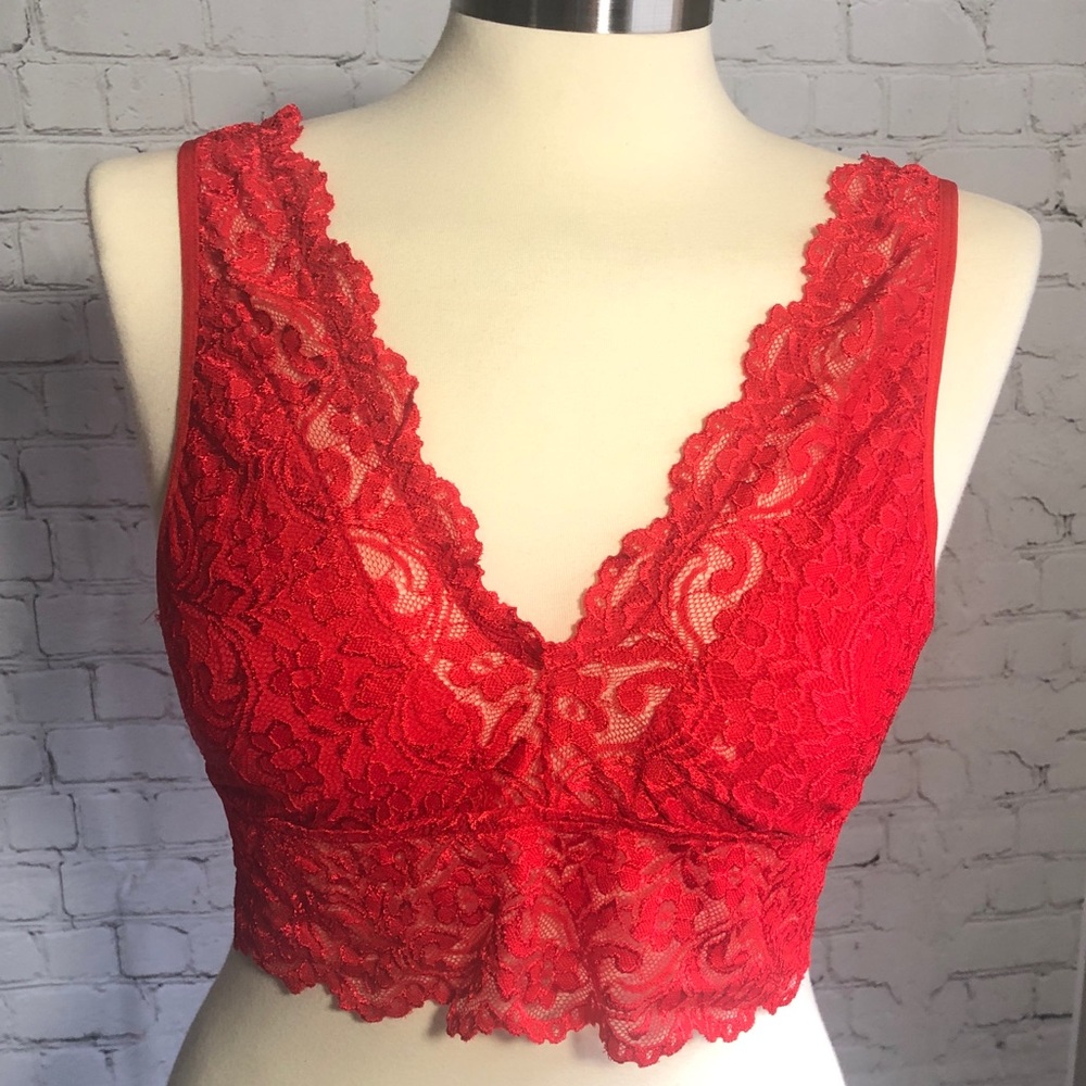 🆕 ❤️ Ariana Lace Bralette Sexy & Cute!